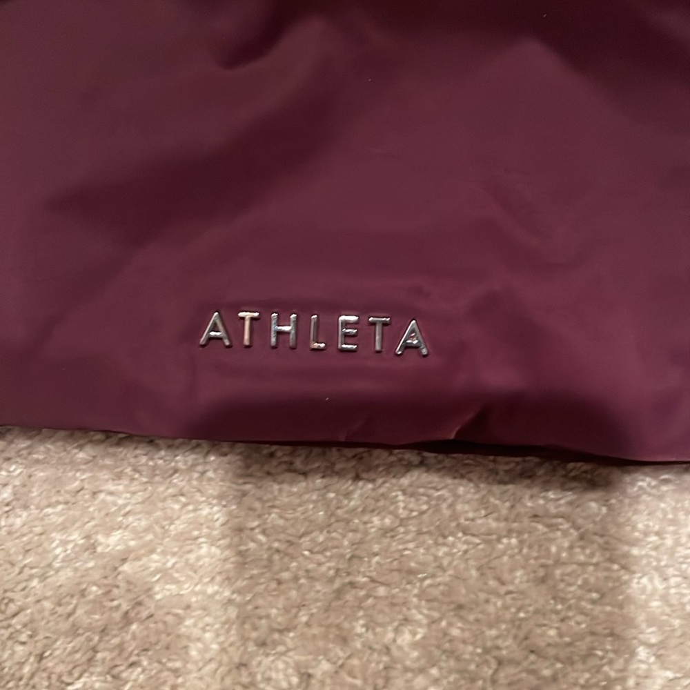 NWT Athleta crossbody bag. - Picture 2 of 4